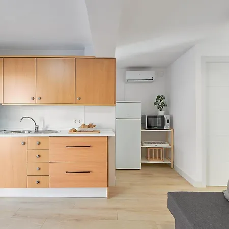 Happiness Carihuela *