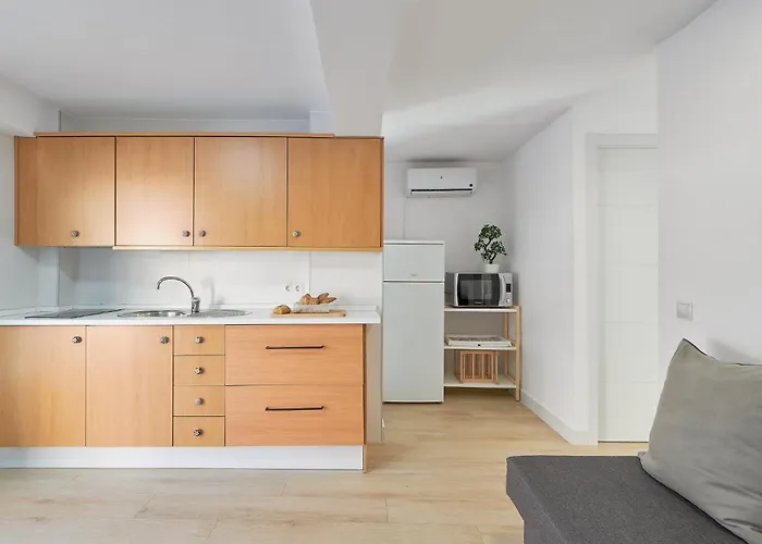 Happiness Carihuela *