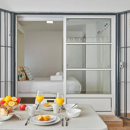 Happiness Carihuela *